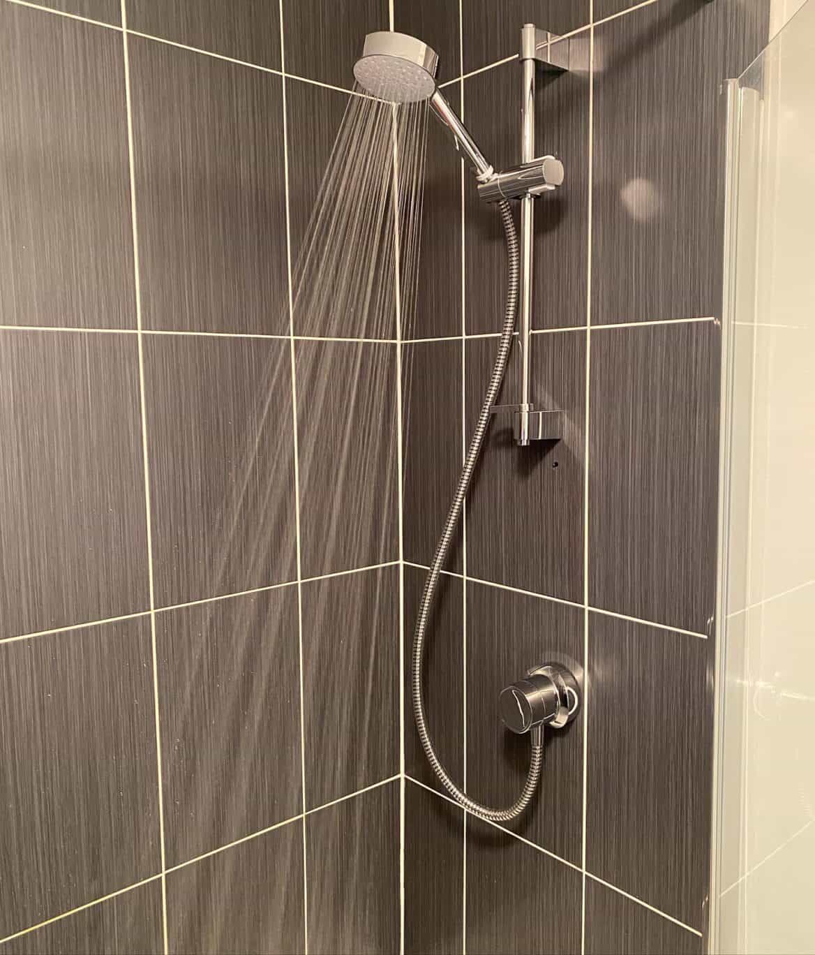 Mira Thermal Bar Shower Install 01 Suaaf